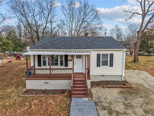 112 Holman St, Mocksville, NC, 27028-4807 | Card Image