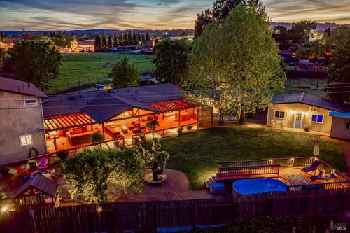 353 Patrick Ln, Windsor, CA, 95492-9780 | Card Image