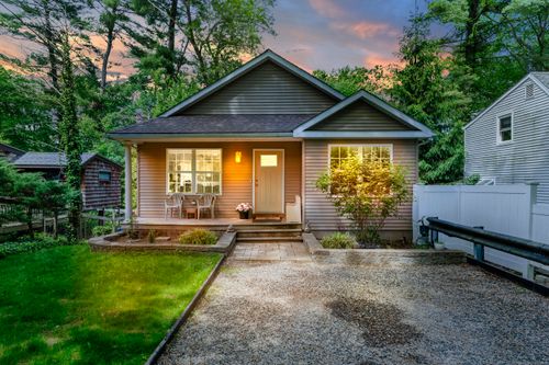 6 Pine Dr, Unionville, CT, 06085-1520 | Card Image