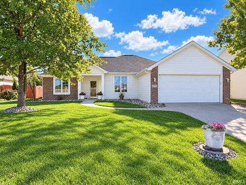 811 Honey Willow Boulevard, Huntertown, IN, 46748-9261 | Card Image