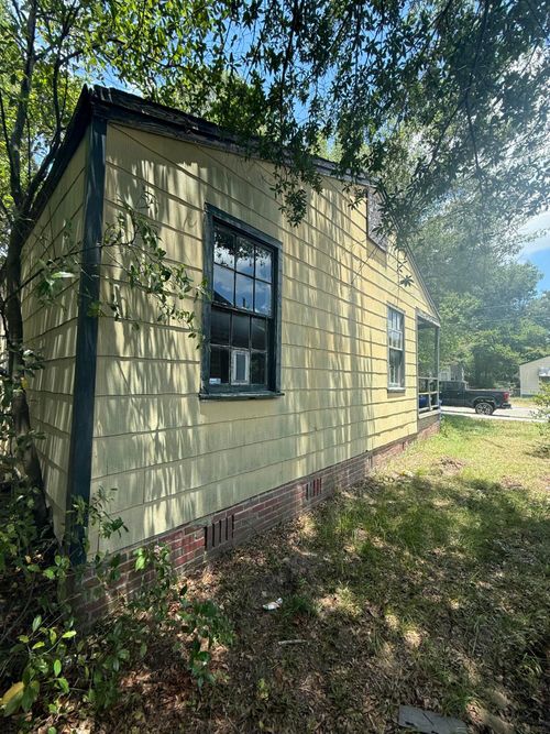 2738 W Surrey Dr, North Charleston, SC, 29405-5513 | Card Image