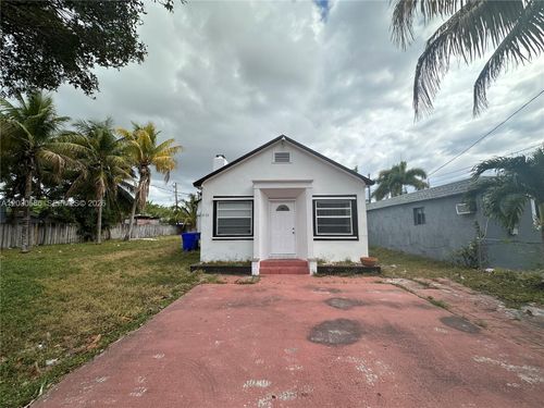 2135 Lincoln Street, Hollywood, FL, 33020 | Card Image