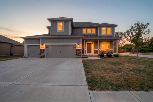 10838 Bristol Ave, Kansas City, MO, 64156-7841 | Card Image