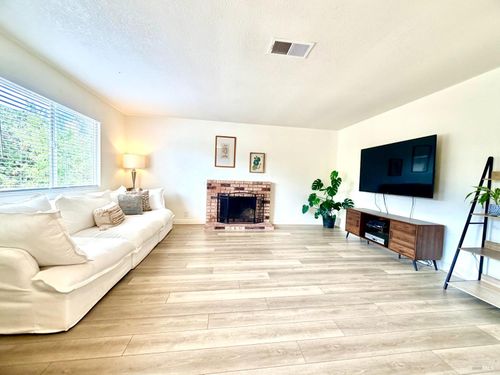 2471 Westvale Court, Santa Rosa, CA, 95403 | Card Image