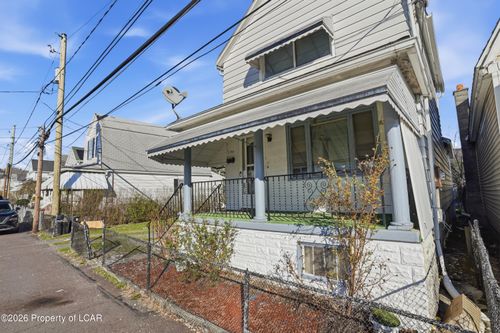 154 Kent Ln, Wilkes Barre, PA, 18702-6219 | Card Image