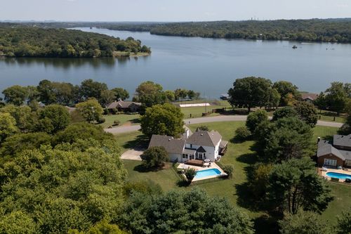 1210 Windsor Dr, Gallatin, TN, 37066-5545 | Card Image