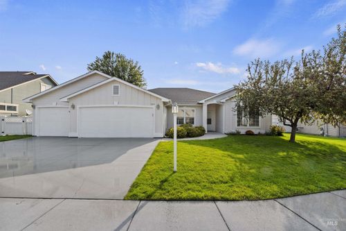 2614 N Robie Ave, Meridian, ID, 83646-8306 | Card Image
