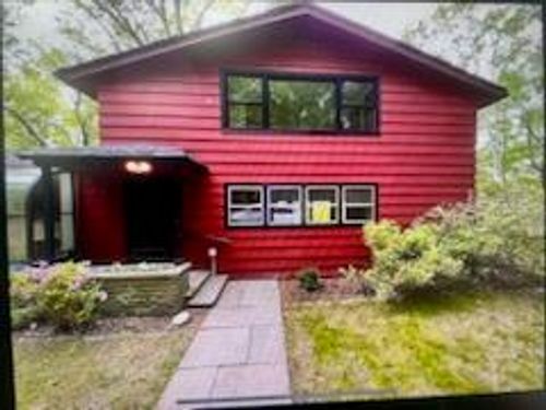 9 Cherry Hill Ln, Sparrow Bush, NY, 12780-7517 | Card Image