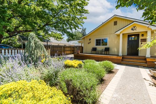 1117 Nw Milwaukee Avenue, Bend, OR, 97703 | Card Image