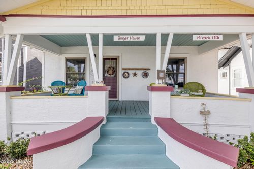 405 Magnolia St, New Smyrna Beach, FL, 32168-7338 | Card Image