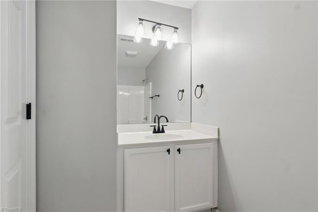 Hall Bath | Image 10