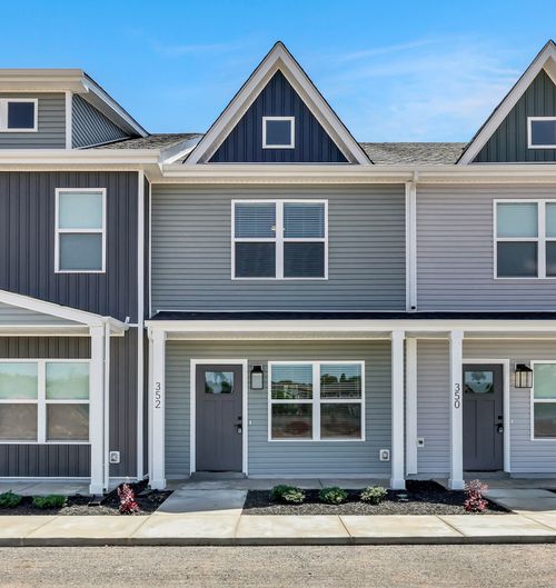 352 Front Ridge Cir, Clarksville, TN, 37040-7388 | Card Image