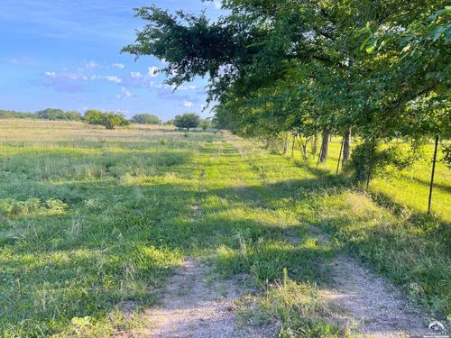 1379 Pawnee Rd, Pomona, KS, 66076-8929 | Card Image