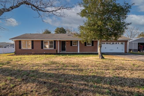 2135 Stacy Ln, Lawrenceburg, TN, 38464-7204 | Card Image