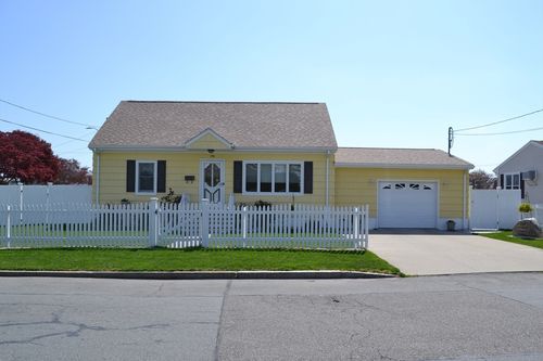 198 Bolton St, New Bedford, MA, 02740-1014 | Card Image