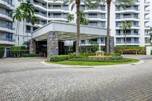 apt-114-3300 Ne 191st St, Aventura, FL, 33180-2440 | Card Image
