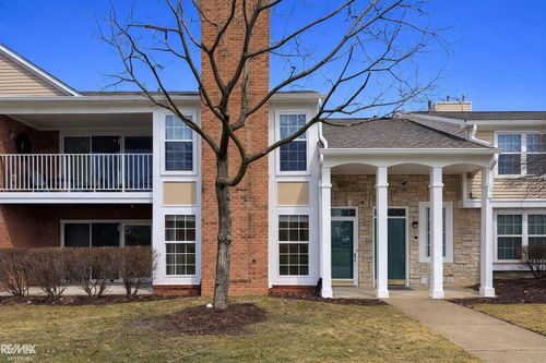 56145 Troon N, Shelby Township, MI, 48316-5065 | Card Image