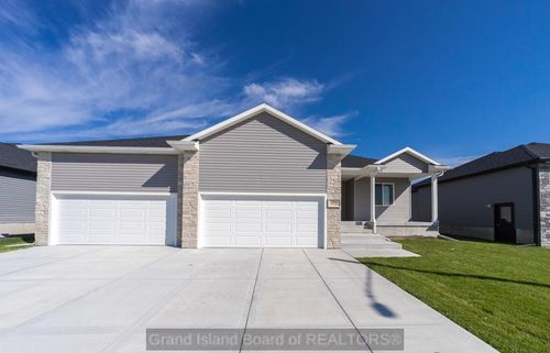 3760 Lilac Ln, Grand Island, NE, 68803-1563 | Card Image