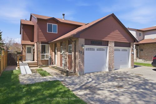 132 Castlebar Cres, Oshawa, ON, L1J7B4 | Card Image