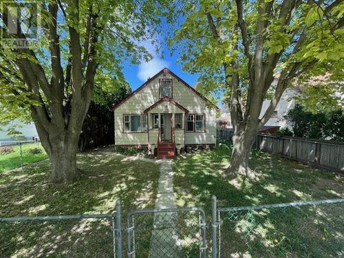 866 Dehart Ave, Kelowna, BC, V1Y6A1 | Card Image