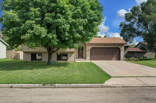 1936 Greenwood Dr, Owatonna, MN, 55060-1365 | Card Image
