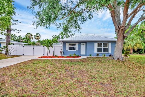 2715 52nd Avenue Ter W, BRADENTON, FL, 34207-2235 | Card Image