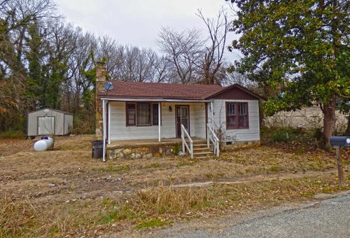104 W First St, Hardy, AR, 72542-9752 | Card Image