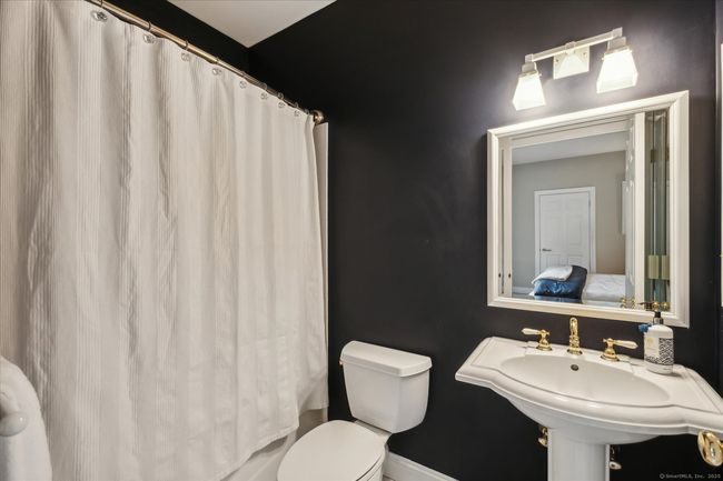 Ensuite full bath. | Image 26
