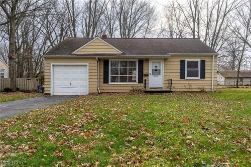 24339 Elm Rd, North Olmsted, OH, 44070-3511 | Card Image