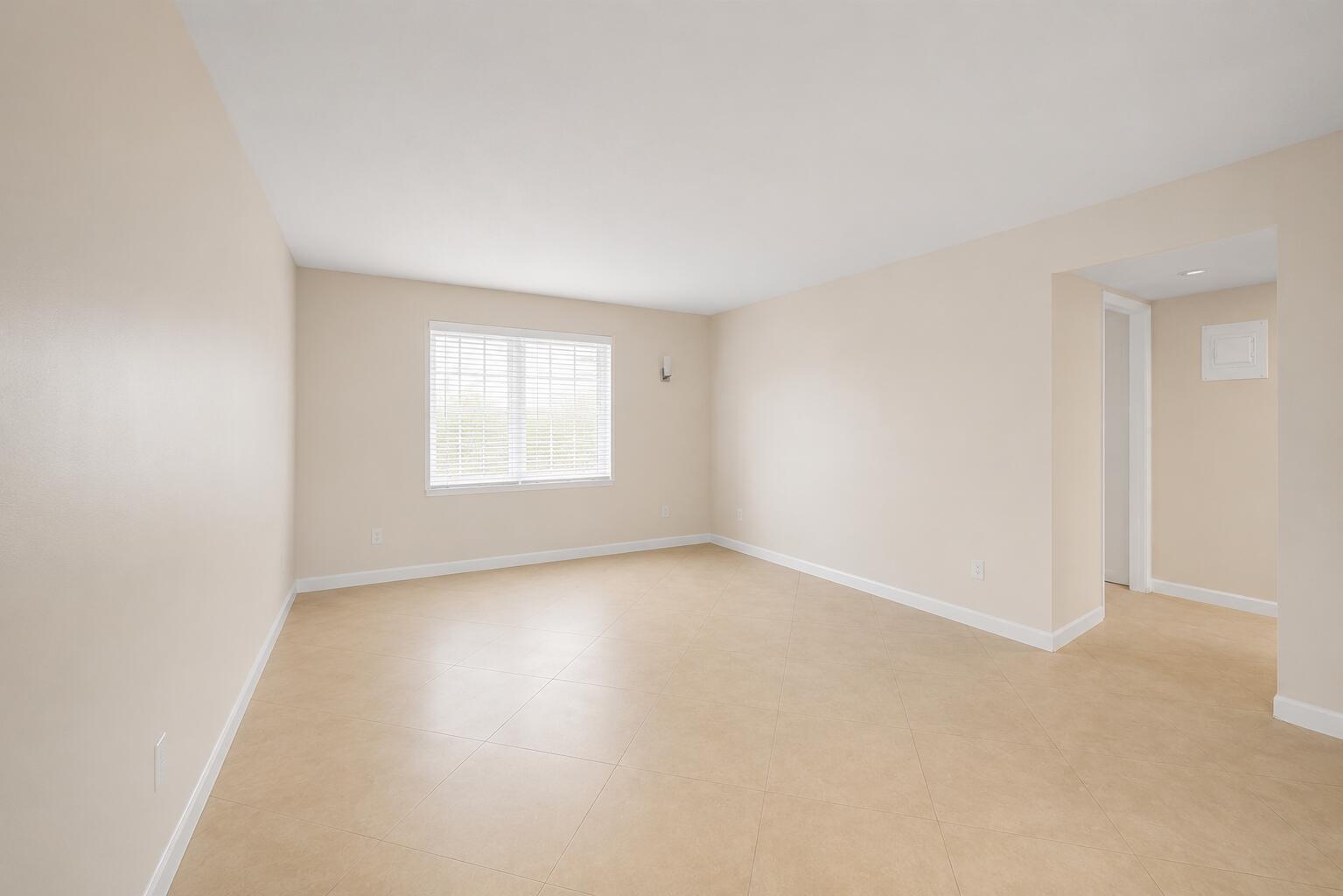 Residential Lease in Dania Beach 3