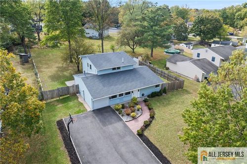 35 Emerald Rd, Kendall Park, NJ, 08824-1429 | Card Image