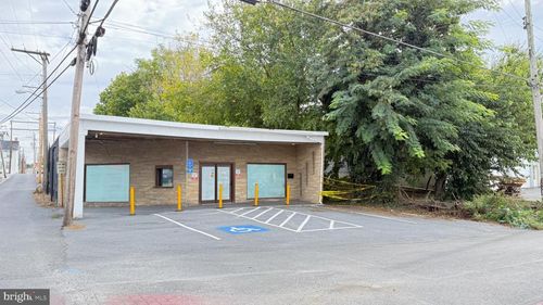 2 S Mulberry St, WAYNESBORO, PA, 17268-1524 | Card Image