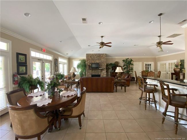 Inside Fairway clubhouse | Image 19