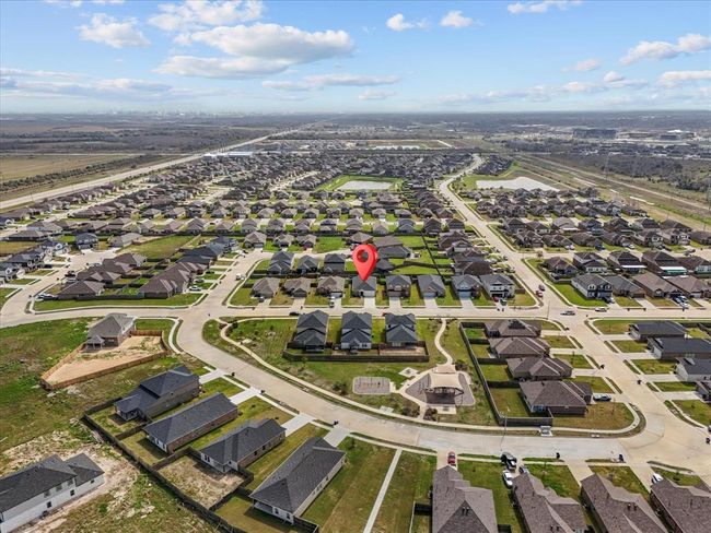 8117 Ocean Jasper Ln, House other with 4 bedrooms, 2 bathrooms and 2 parking in Texas City TX | Image 5
