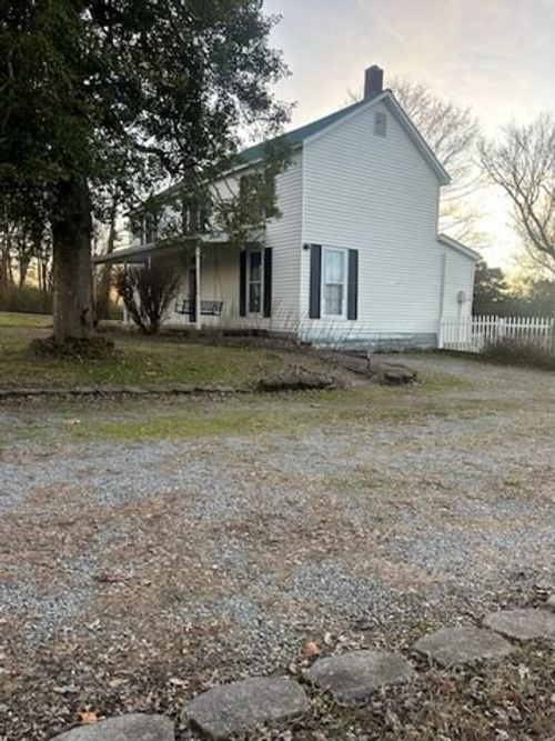 101 Meeks Ave, Burns, TN, 37029-6107 | Card Image