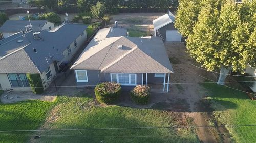 102 E Willamette Ave, Fresno, CA, 93706-5946 | Card Image