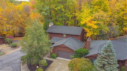 17813 Suncliff Pl, Strongsville, OH, 44136-4245 | Card Image