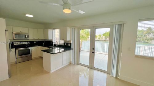 apt-4-8235 Crespi Blvd, Miami Beach, FL, 33141-1388 | Card Image