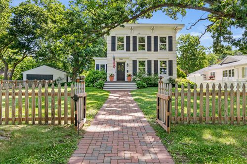 706 6th St, Hudson, WI, 54016-1706 | Card Image