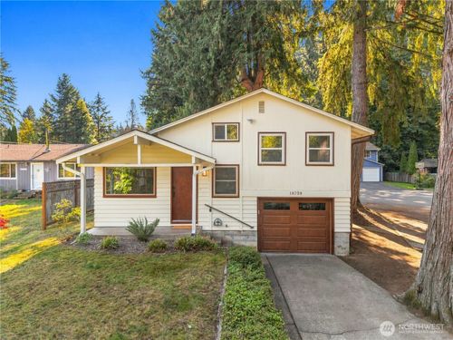 18709 Ballinger Way Ne, Lake Forest Park, WA, 98155-2559 | Card Image