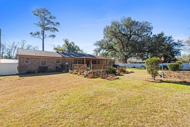 312 W Marion St, House other with 3 bedrooms, 2 bathrooms and null parking in Chattahoochee FL | Image 38