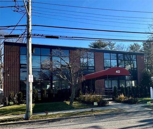 101-40 Railroad Plz, Oyster Bay, NY, 11771-1526 | Card Image