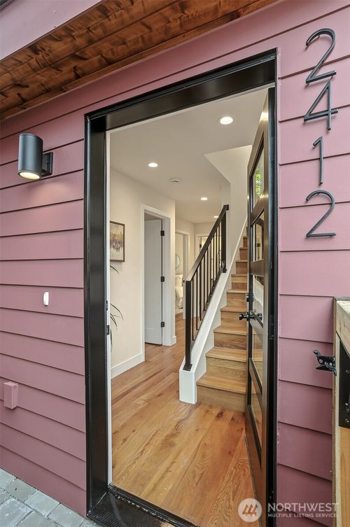 2412 Queen Anne Avenue N, Seattle, WA, 98119 | Card Image
