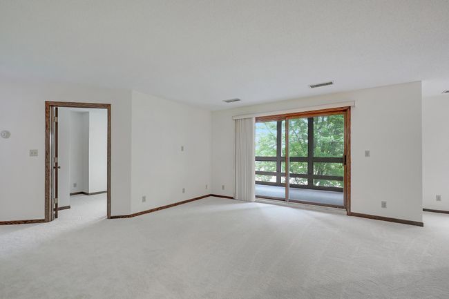 Living Room | Image 8