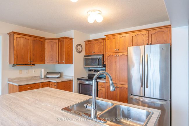 1075 Comak Cres, House other with 4 bedrooms, 4 bathrooms and 6 parking in Algonquin Highlands ON | Image 10