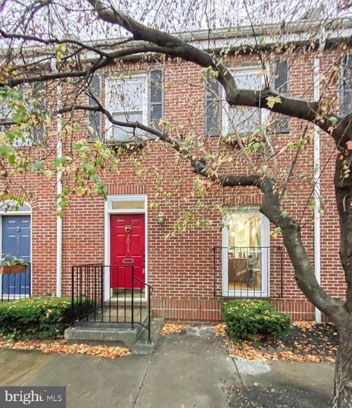 2011 Fountain St, BALTIMORE, MD, 21231-3048 | Card Image