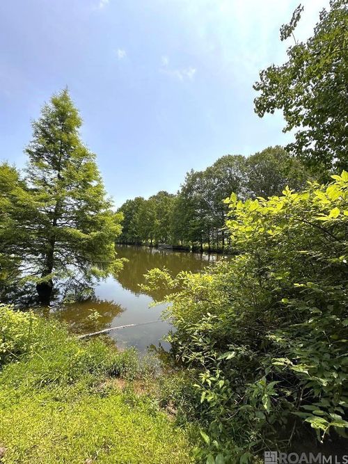 8081 Raleigh Dr, Ethel, LA, 70730-3813 | Card Image