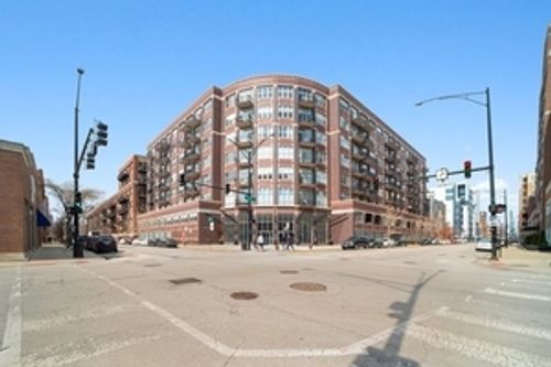 apt-718-1000 Adams St, Chicago, IL, 60607-2943 | Card Image
