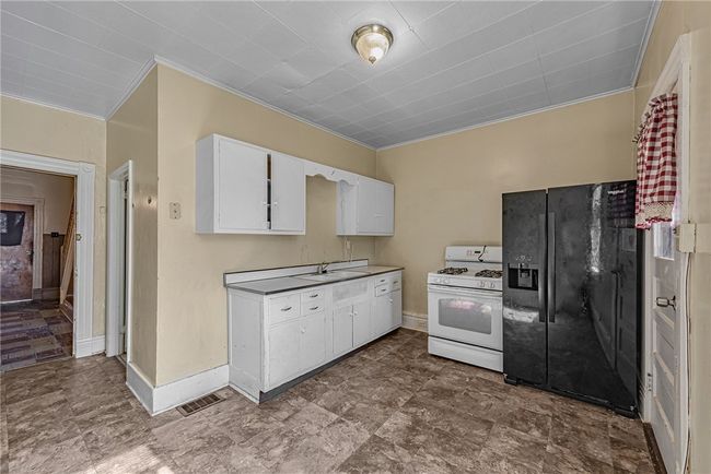 329 W North St, Home with 0 bedrooms, 0 bathrooms and null parking in Butler PA | Image 8