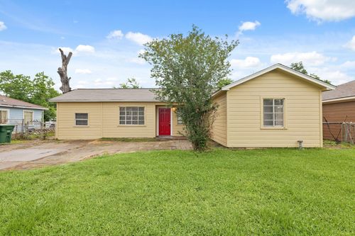 9133 Woodlyn Rd, Houston, TX, 77078-3933 | Card Image